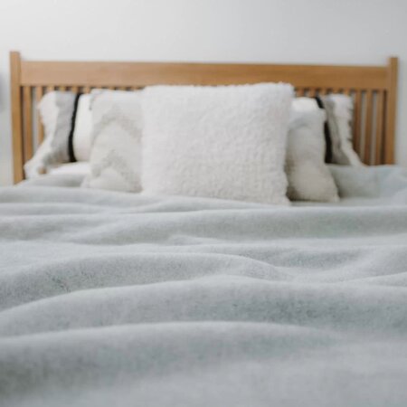 WOLLIES Amsterdam Ledikant Deken - Lichtgrijs - Merino Wol - 135 x 95 cm